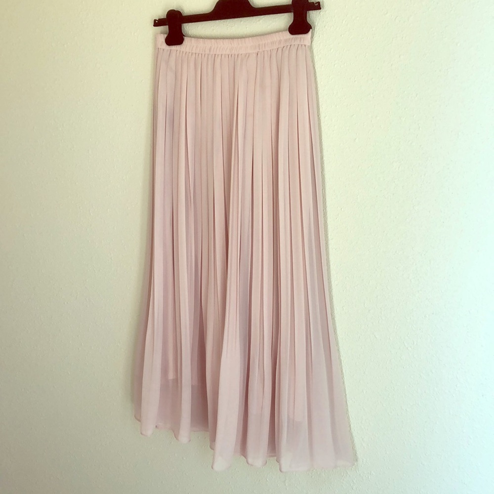 Uni Qlo pale pink pleated maxi skirt M